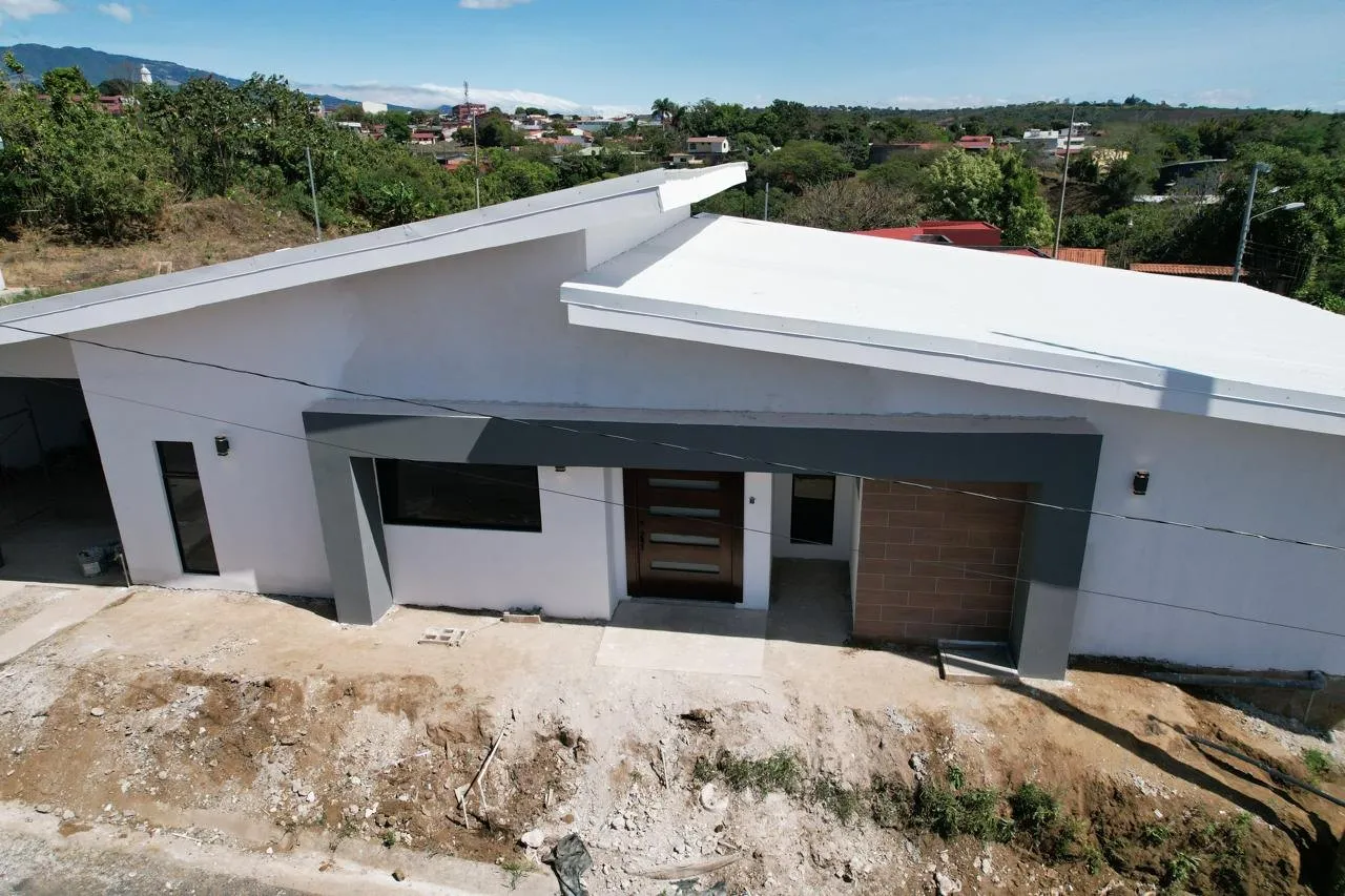 Residencia de techo inclinado, foto 1