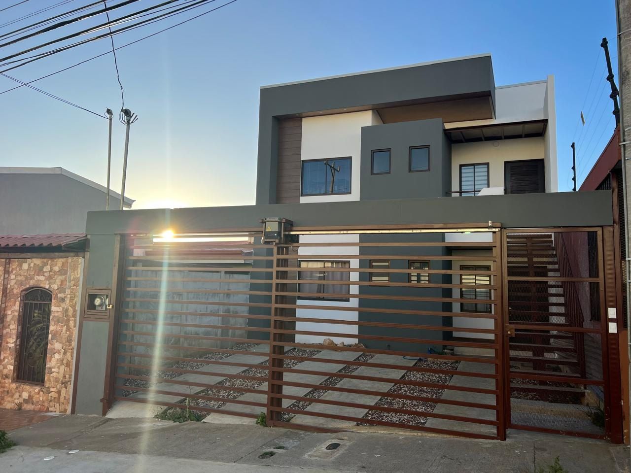 Residencia urbana de dos niveles, foto 2