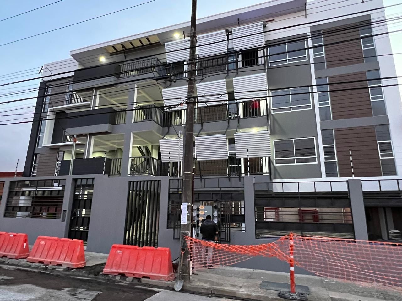 Edificio de apartamentos, cuatro niveles, foto 2