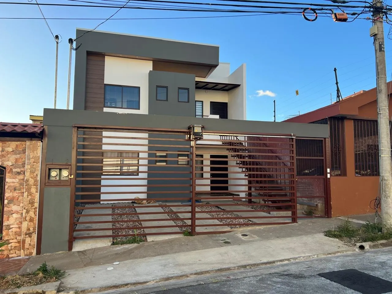 Residencia urbana de dos niveles, foto 3