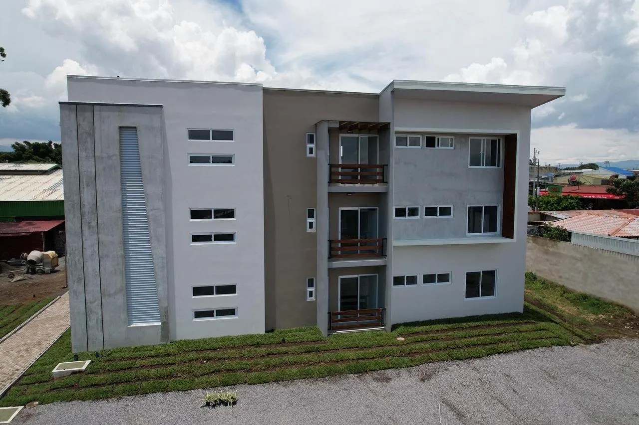 Edificio de apartamentos, tres niveles, foto 4